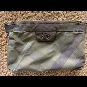 Burberry clutch